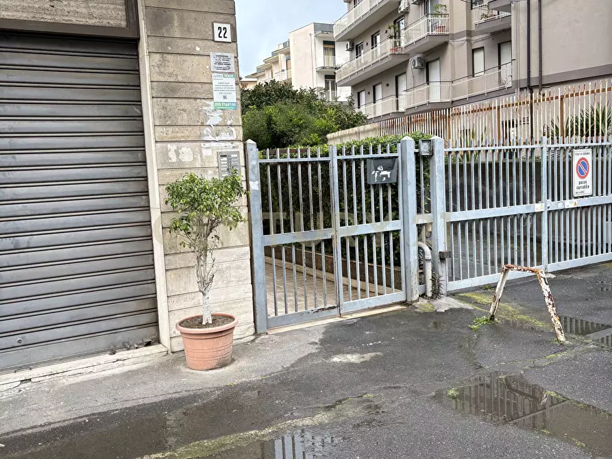 Immagine 1 di Garage in vendita  in Via Francesco Fusco 20 a Catania