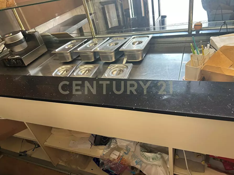 Immagine 10 di Attività commerciale in vendita  in Piazza Roma snc a Verona