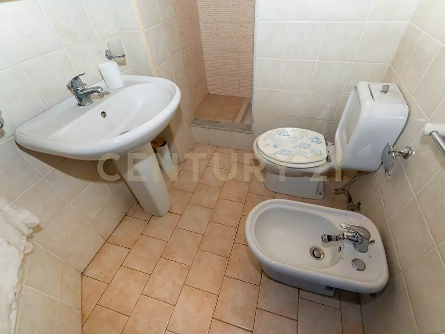 Immagine 14 di Bilocale in vendita  in VIALE MARIO RAPISARDI 158 a Catania