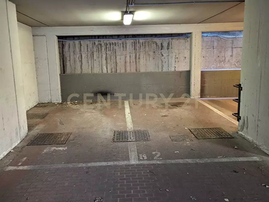 Immagine 4 di Garage in vendita  in Via Paolo Barison 14 a Roma
