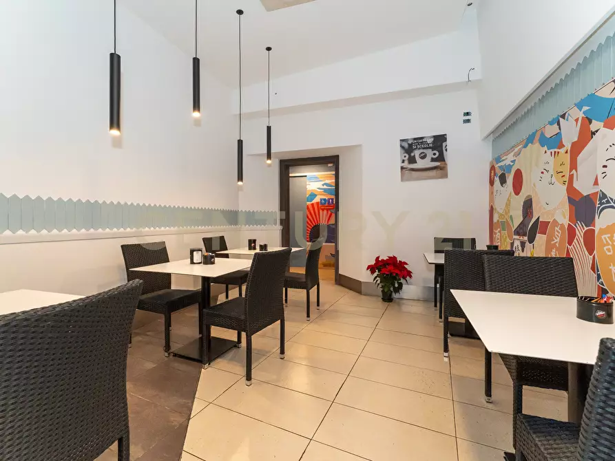 Immagine 34 di Bar / Ristorante in vendita  in Via Vincenzo Giuffrida a Catania