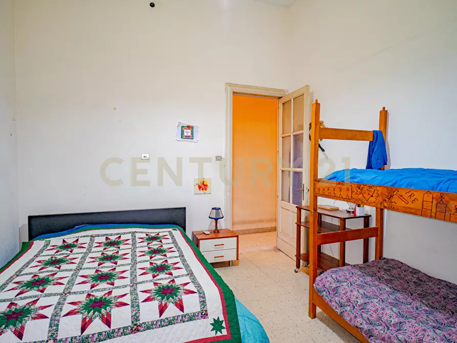 Immagine 34 di Pentalocale in vendita  in Via Francesco Riso 34 a Catania