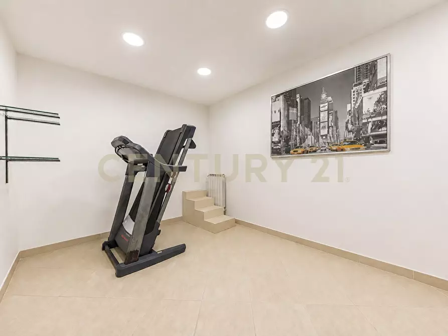 Immagine 32 di Villa in vendita  in Via Caporetto 23 a Anzio