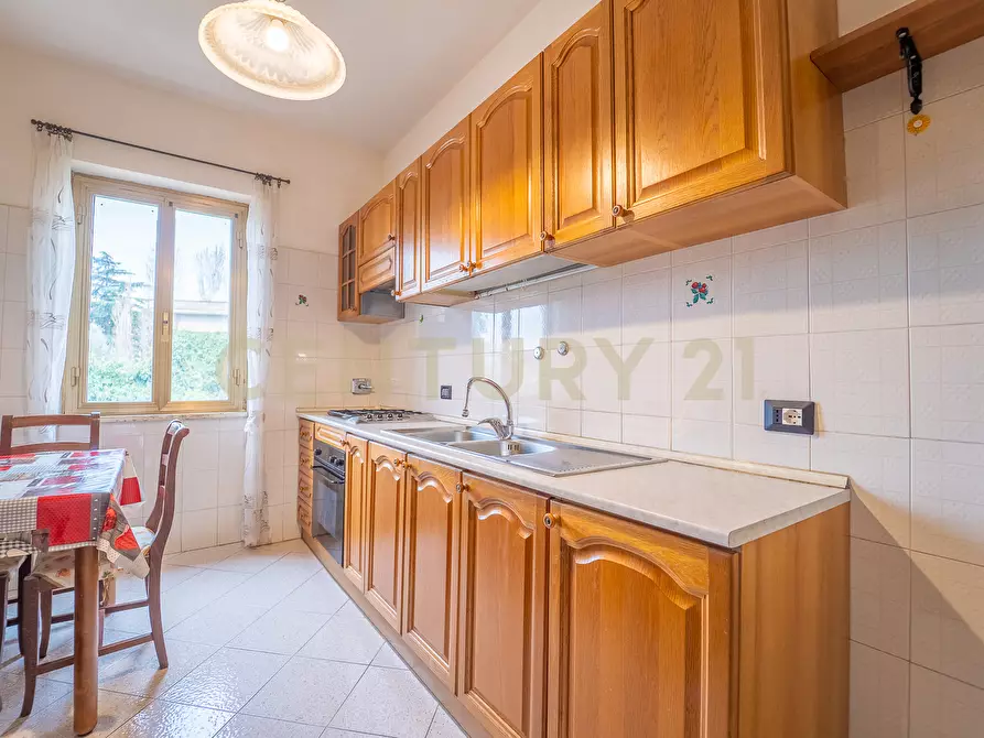 Immagine 17 di Pentalocale in vendita  in Via Due Giugno 66 a Fonte Nuova