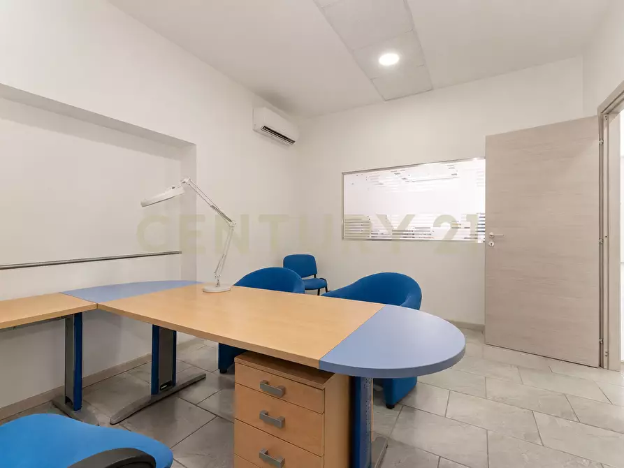 Immagine 11 di Laboratorio in vendita  in Via delle Terme 31 a Misterbianco