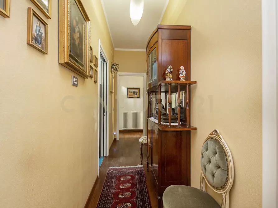 Immagine 21 di Pentalocale in vendita  in Viale Lorenzo Bolano 45 a Catania