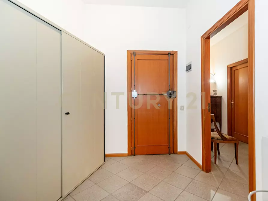 Immagine 8 di Ufficio in vendita  in Via Convento del Carmine 5 a Tremestieri Etneo