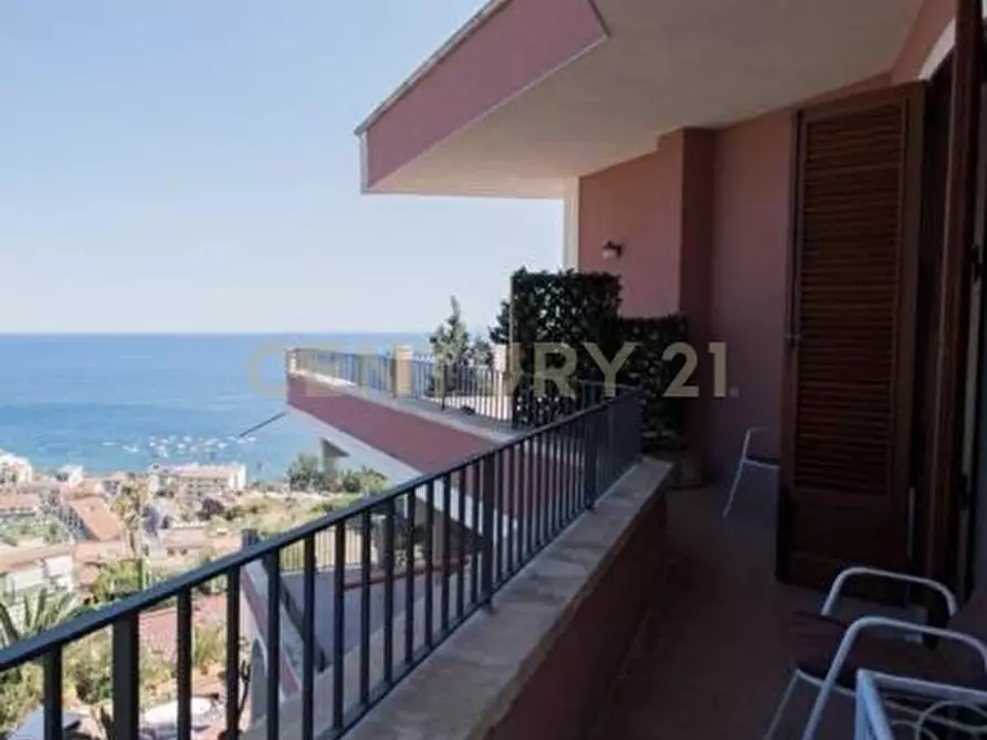 Immagine 55 di Villa in vendita  in manzella sn a Aci Castello