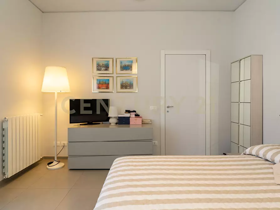Immagine 33 di Quadrilocale in vendita  in Via Modena 20 a Catania