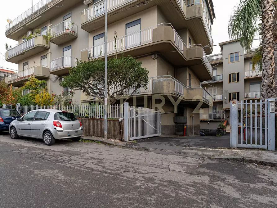 Immagine 29 di Appartamento in vendita  in Via Monsignor Salvatore Bella 2 a Aci Catena