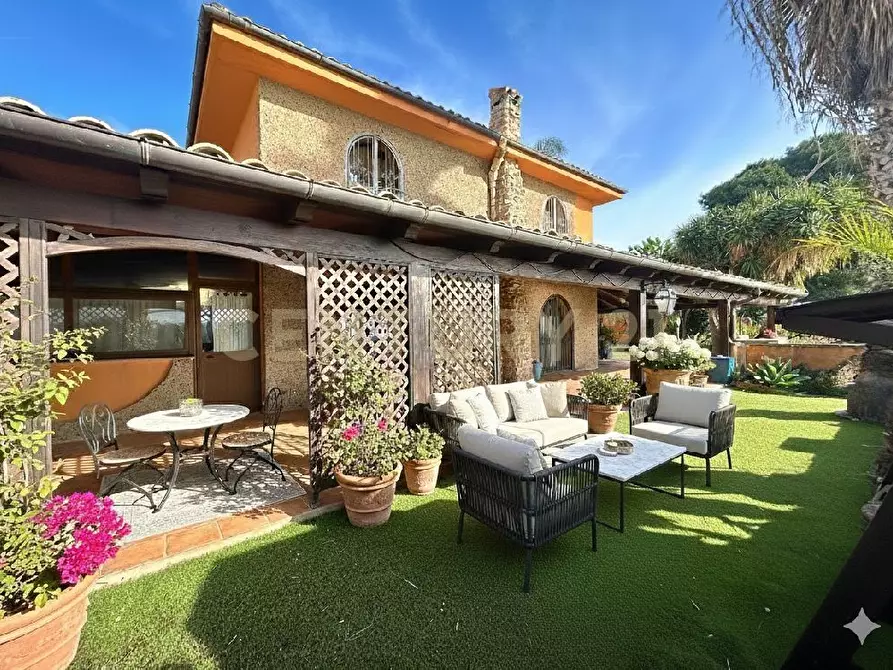 Immagine 6 di Villa in vendita  in Via Mandarino a Porto Empedocle