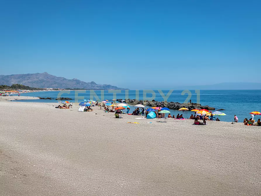 Immagine 36 di Trilocale in vendita  in Via Spiaggia 306 a Catania