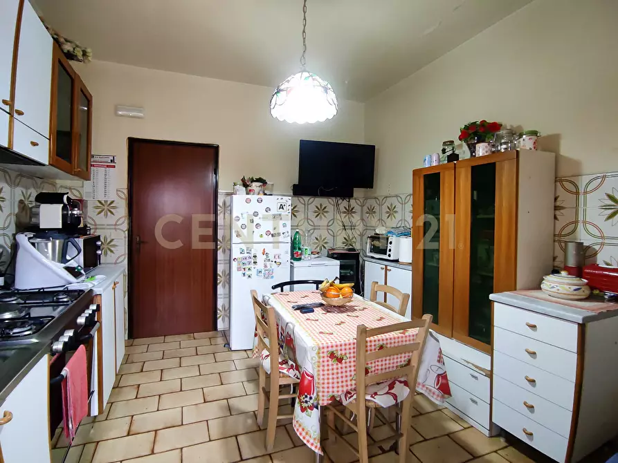 Immagine 15 di Appartamento in vendita  in Viale delle Olimpiadi 11 a Aci Catena