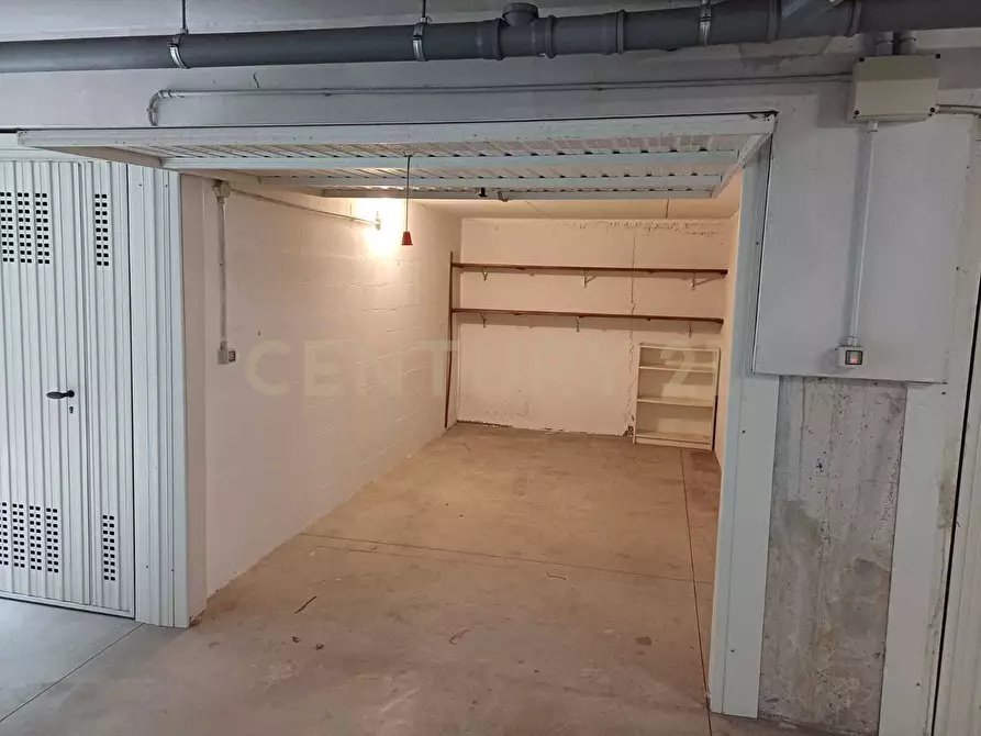 Immagine 8 di Garage in affitto  in Via Albere 17 a Verona