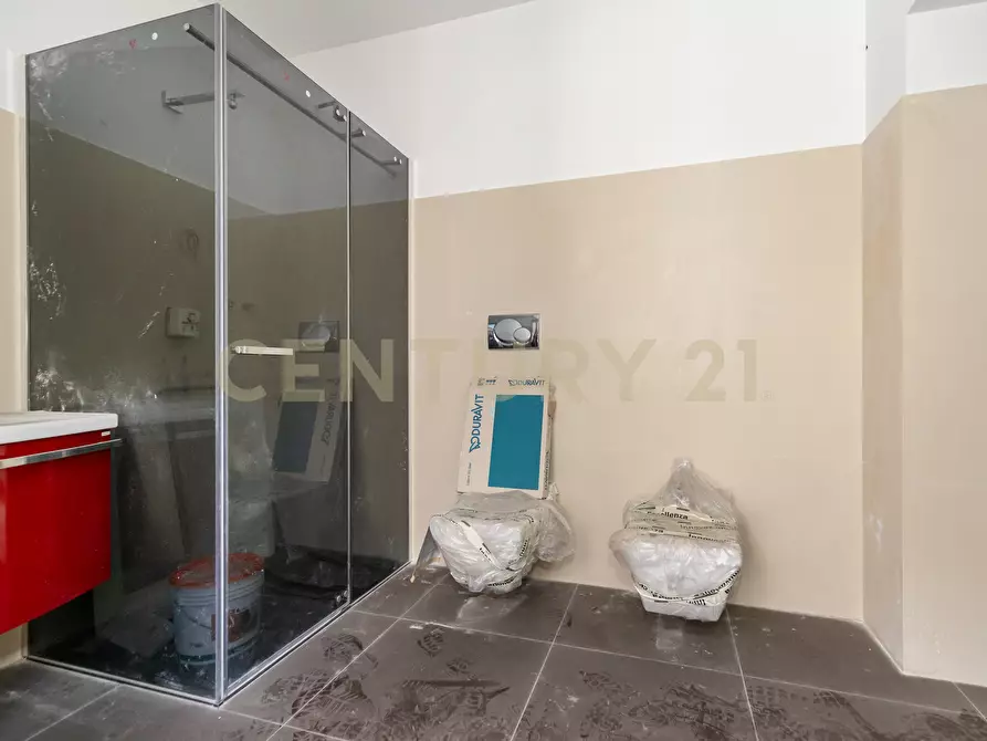 Immagine 29 di Pentalocale in vendita  in Via Lorenzo Maddem 67 a Acireale