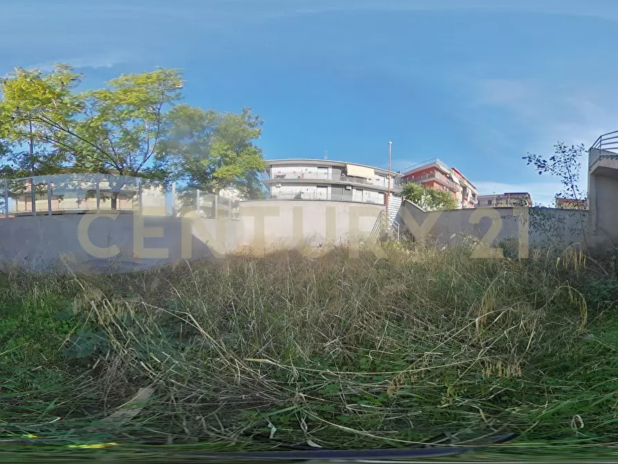 Immagine 28 di Locale commerciale in vendita  in Via Firenze 205 a Aci Castello