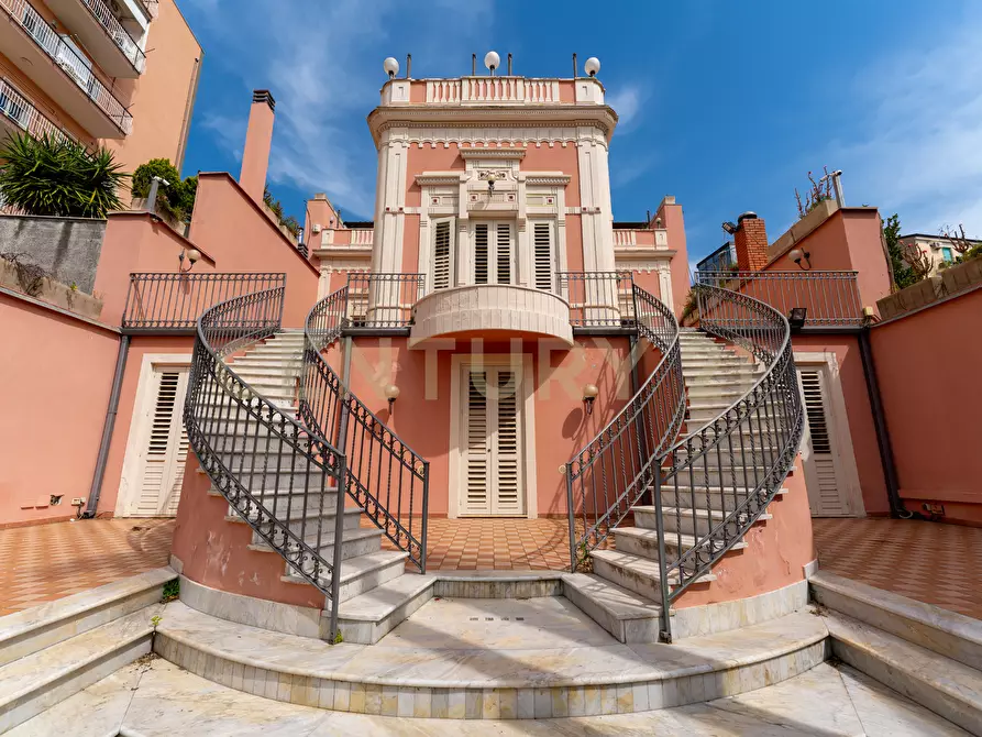 Immagine 10 di Villa in vendita  in Via Ingegnere 130 a Catania