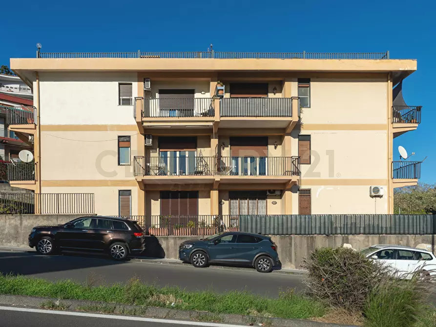 Immagine 71 di Pentalocale in vendita  in Via Lo Jacono Francesco 53 a Sant'agata Li Battiati