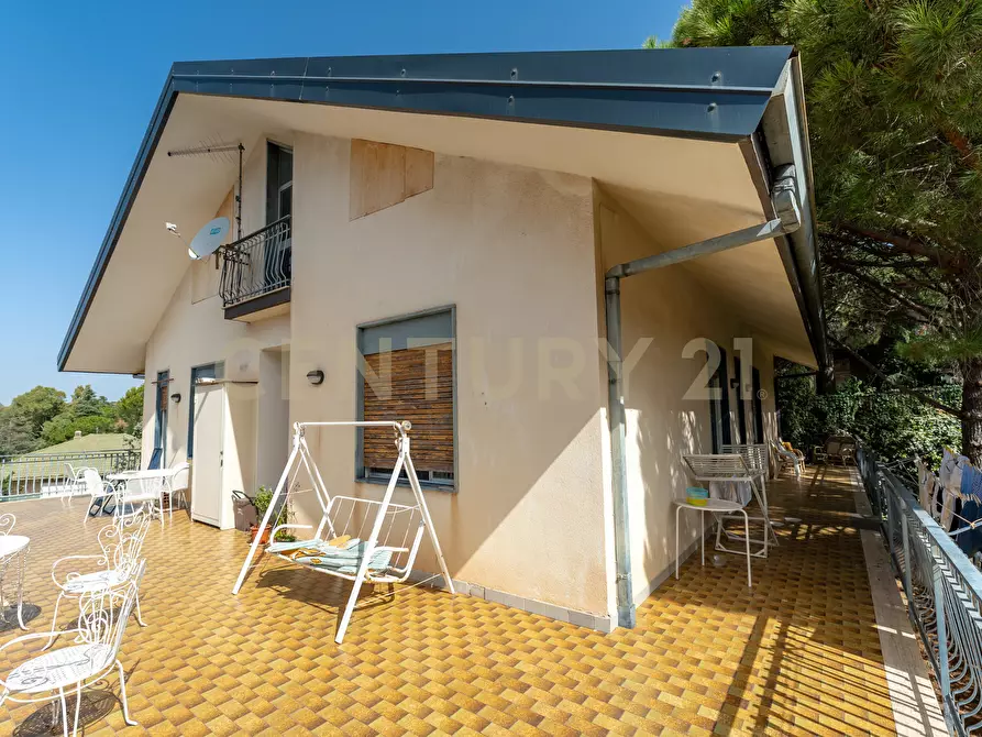 Immagine 9 di Villa in vendita  in Via Madonna del Carmelo 19 a Ragalna