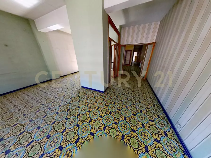 Immagine 15 di Pentalocale in vendita  in Corso Umberto I 1C a Modica