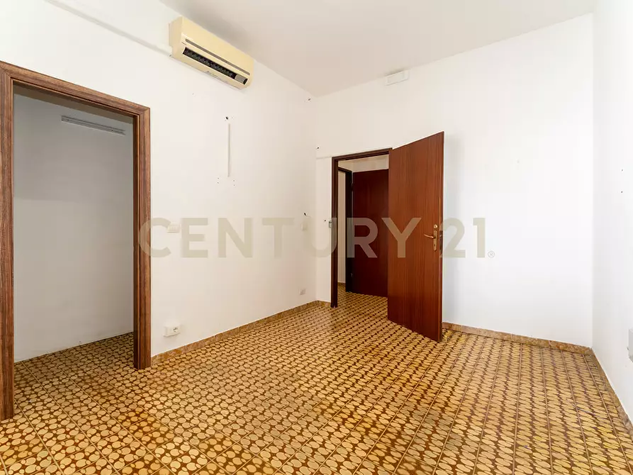 Immagine 22 di Ufficio in affitto  in Via Garibaldi 30 a Giarre
