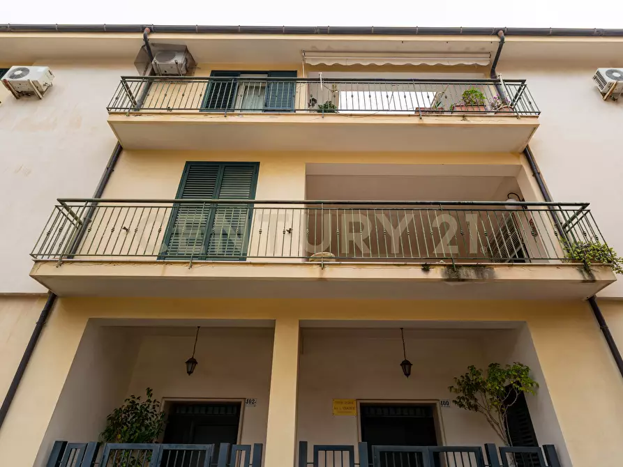 Immagine 13 di Pentalocale in vendita  in Via Archimede sn a Carlentini