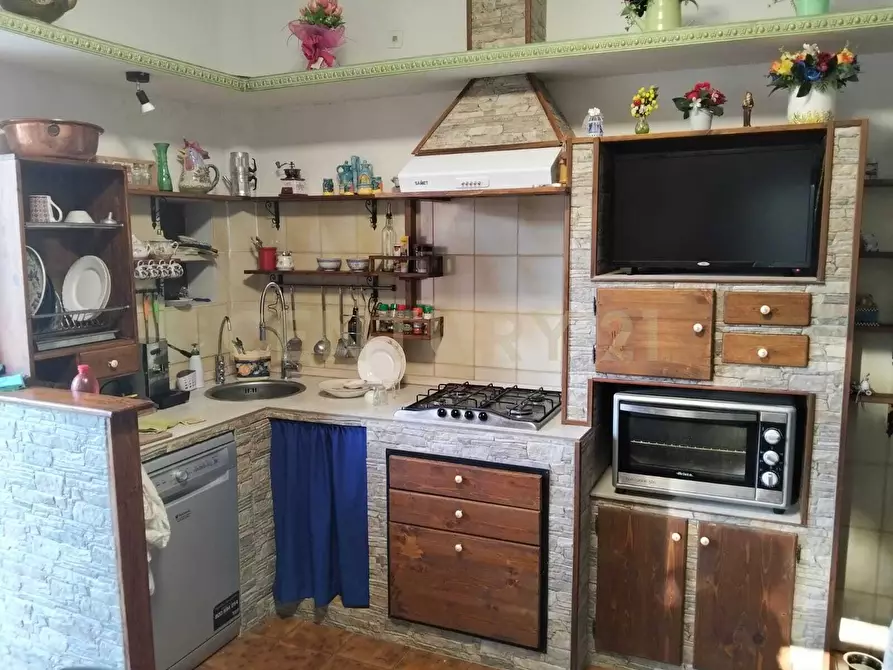 Immagine 3 di Trilocale in vendita  in Largo Centurie 26 a Roccastrada