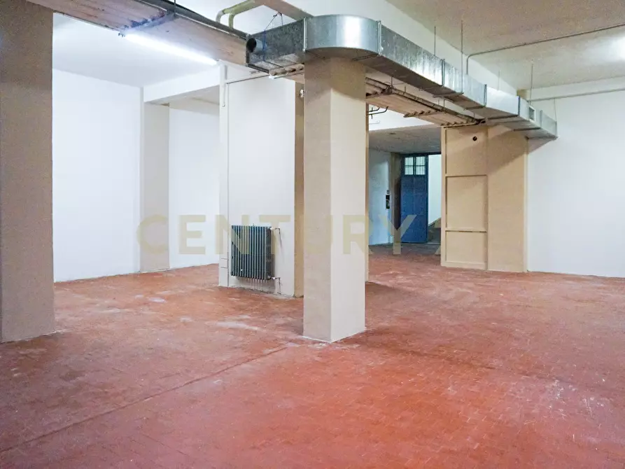 Immagine 17 di Locale commerciale in vendita  in Via Federico Nansen 24 a Roma