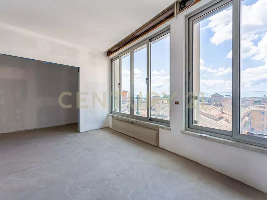 Immagine 3 di Quadrilocale in vendita  in Via dell'Olmata 30 a Roma