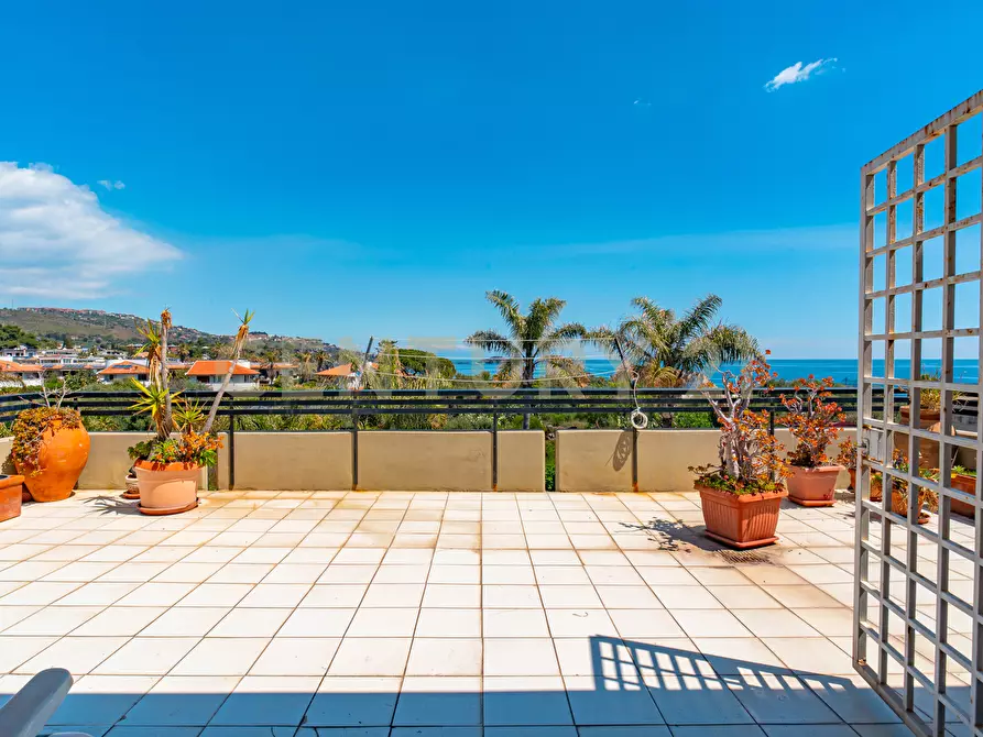 Immagine 32 di Villa in vendita  in Via G. Pezzana 9 a Aci Castello