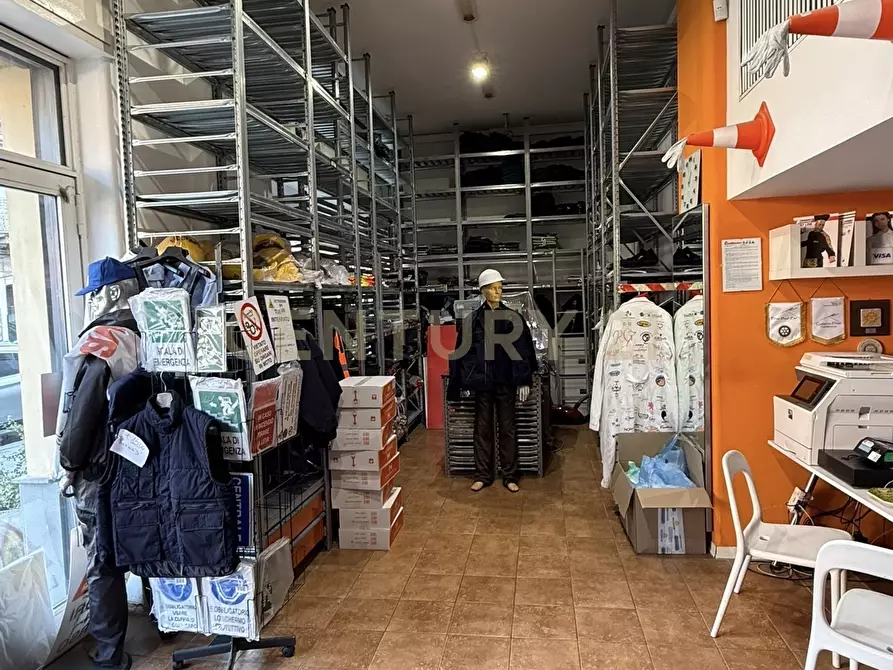 Immagine 10 di Attività commerciale in vendita  in Via Francesco Crispi 129 a Catania