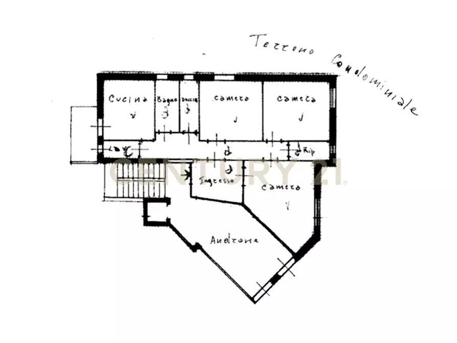 Immagine 43 di Pentalocale in vendita  in Via Convento del Carmine 5 a Tremestieri Etneo