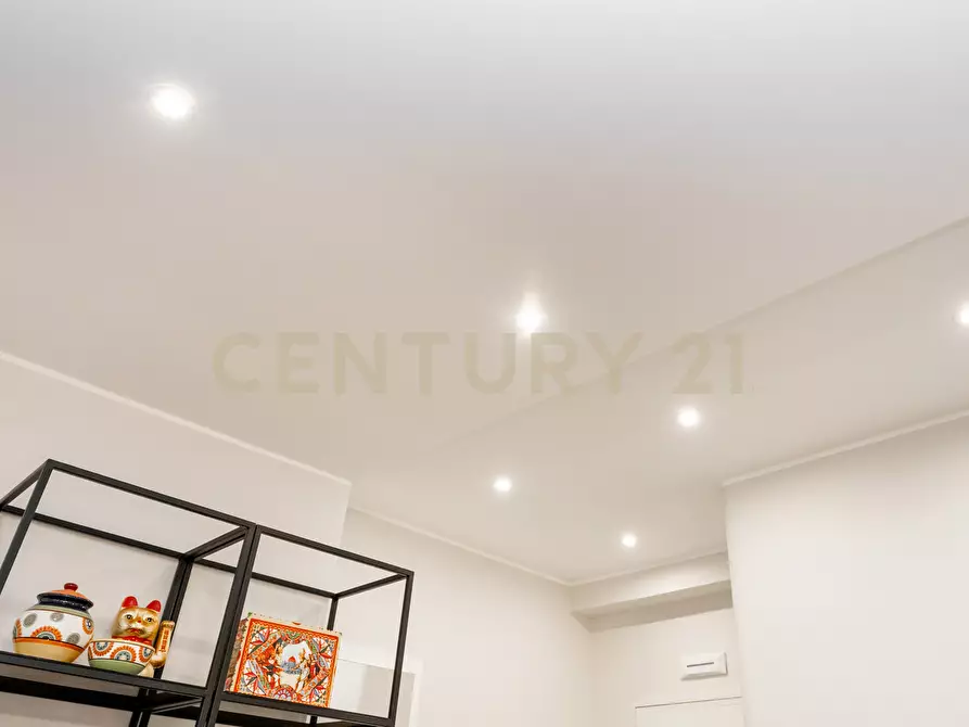 Immagine 11 di Quadrilocale in vendita  in Via Ludovico Ariosto 27 a Acireale