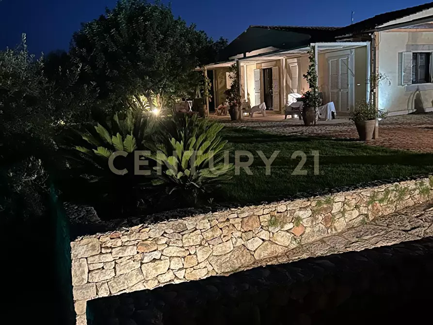 Immagine 37 di Rustico / casale in vendita  a Noto