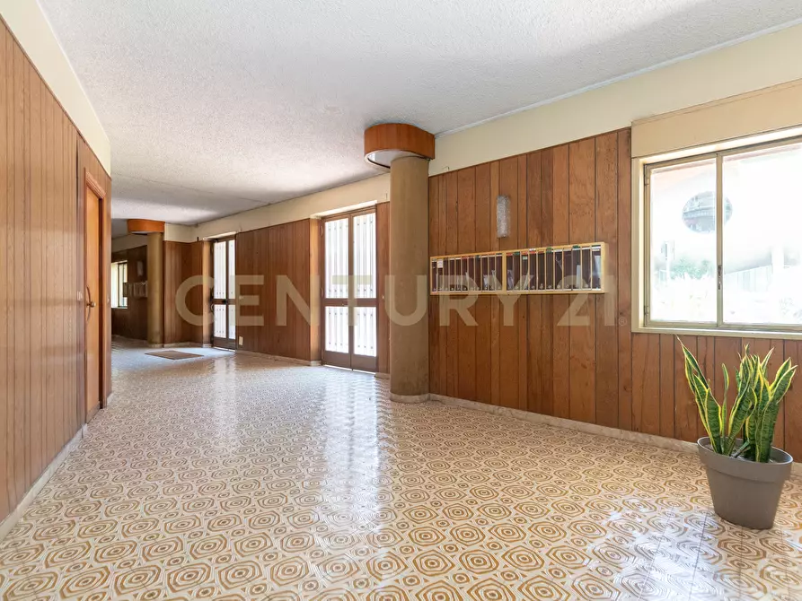 Immagine 5 di Pentalocale in vendita  in Via Grazia Deledda 2 a Catania