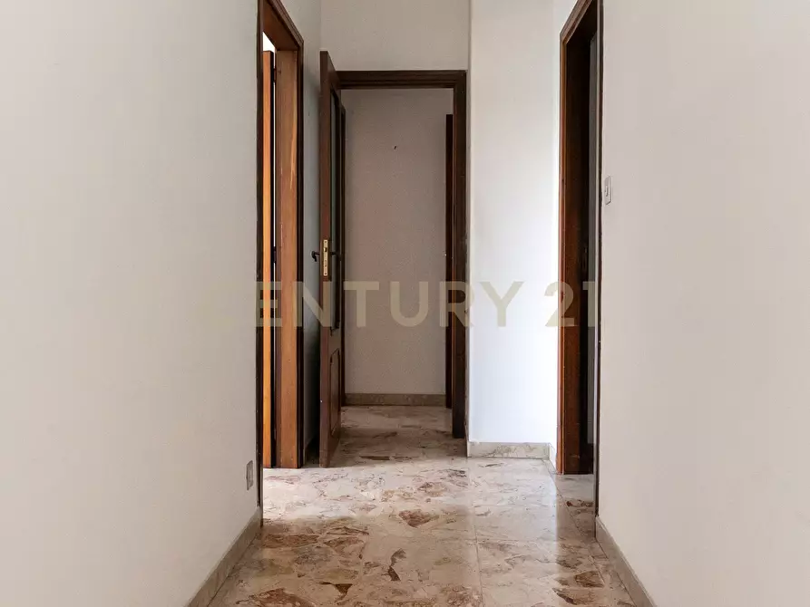 Immagine 19 di Quadrilocale in vendita  in Via Vincenzo Giuffrida 203 a Catania