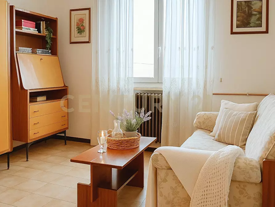 Immagine 2 di Trilocale in vendita  in Viale Dante Alighieri 1 a Radicofani