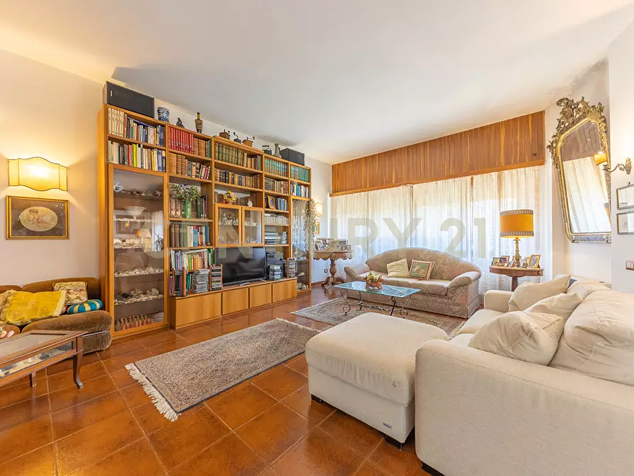 Immagine 1 di Villa in vendita  in Corso San Francesco 159 a Anzio