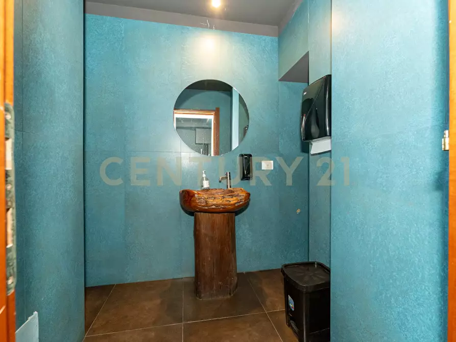 Immagine 3 di Bar / Ristorante in vendita  in Via Vincenzo Giuffrida a Catania