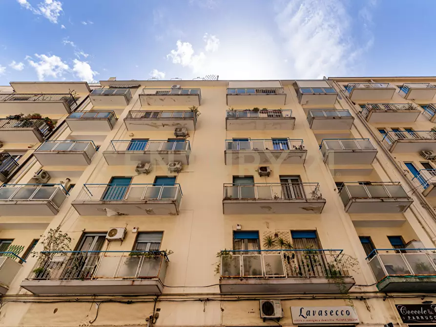 Immagine 41 di Quadrilocale in affitto  in Via Genova 64 a Catania