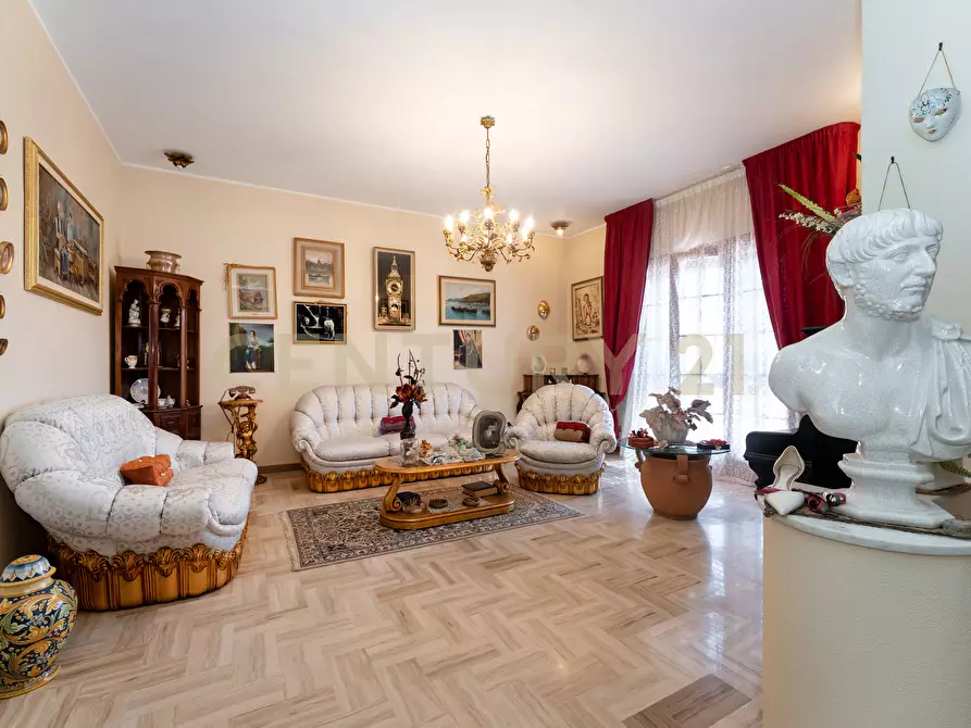 Immagine 3 di Villa in vendita  in Via Ottavia Penna 50 a Caltagirone