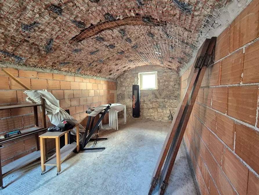 Immagine 21 di Palazzo in vendita  in Via Vigolo 1 a Negrar di Valpolicella