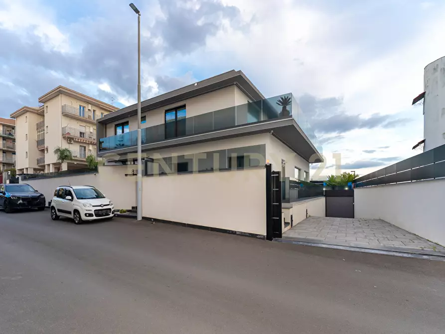 Immagine 34 di Villa in vendita  in Via Sant' Andrea 8 a Catania