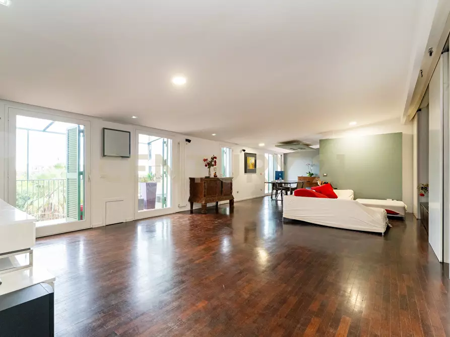 Immagine 1 di Attico in vendita  in Via Maria Gianni 85 a Catania