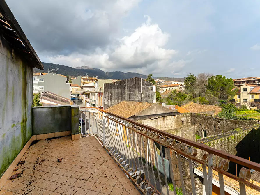 Immagine 12 di Attico in vendita  in via guglielmo marconi 26 a Zafferana Etnea