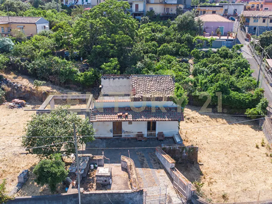 Immagine 44 di Rustico / casale in vendita  in Via Castelnuovo Don Bosco 32 a Acireale
