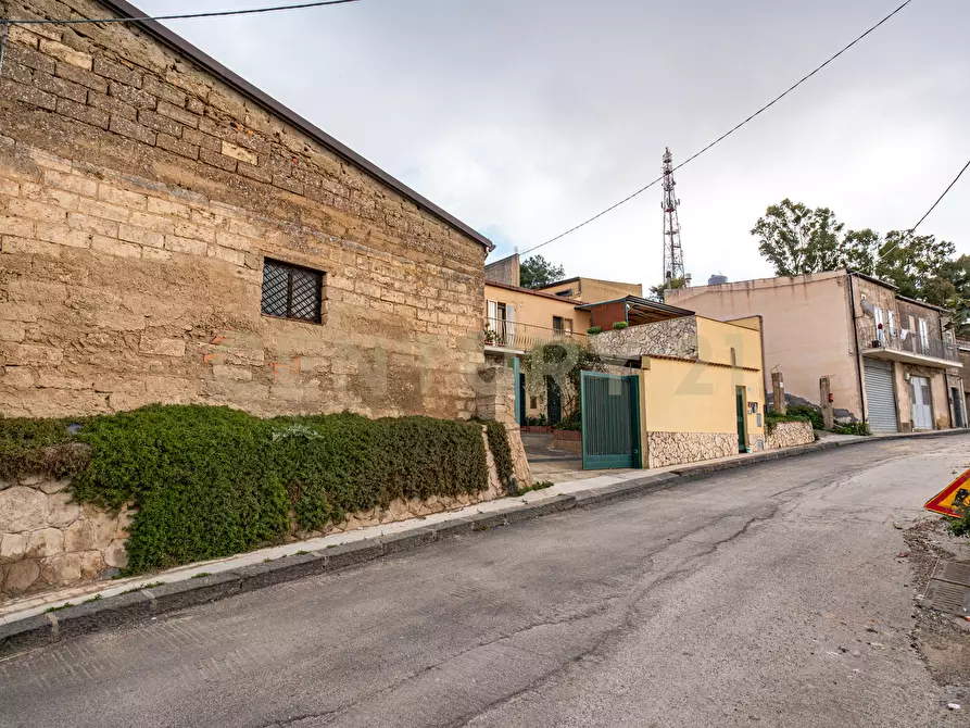 Immagine 5 di Villa in vendita  in Via Monsignor Saverio Gerbino 56 a Caltagirone