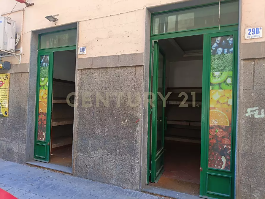 Immagine 12 di Locale commerciale in vendita  in Via Umberto I 290a a Catania
