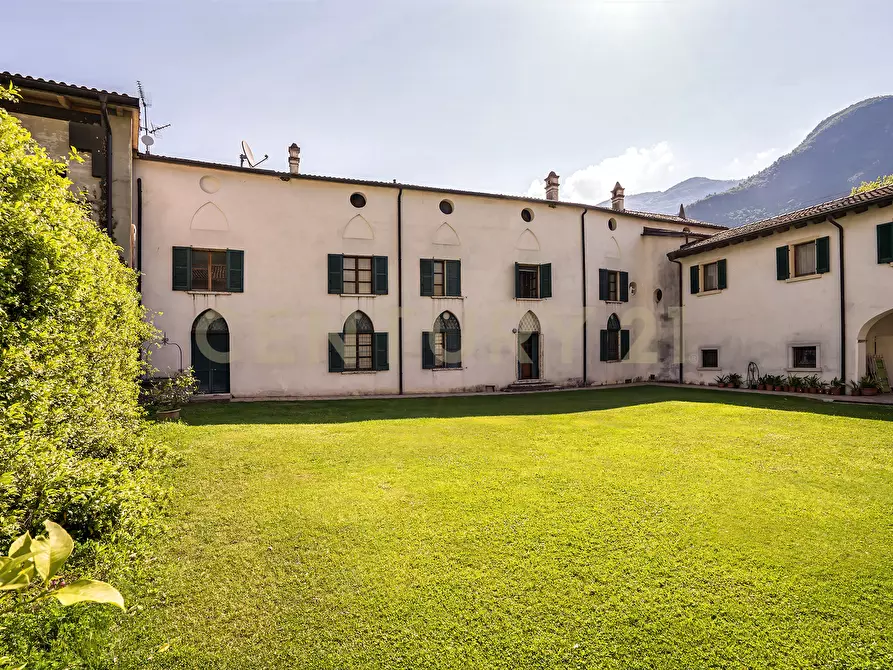 Immagine 173 di Villa in vendita  in Via Adige 25 a Brentino Belluno