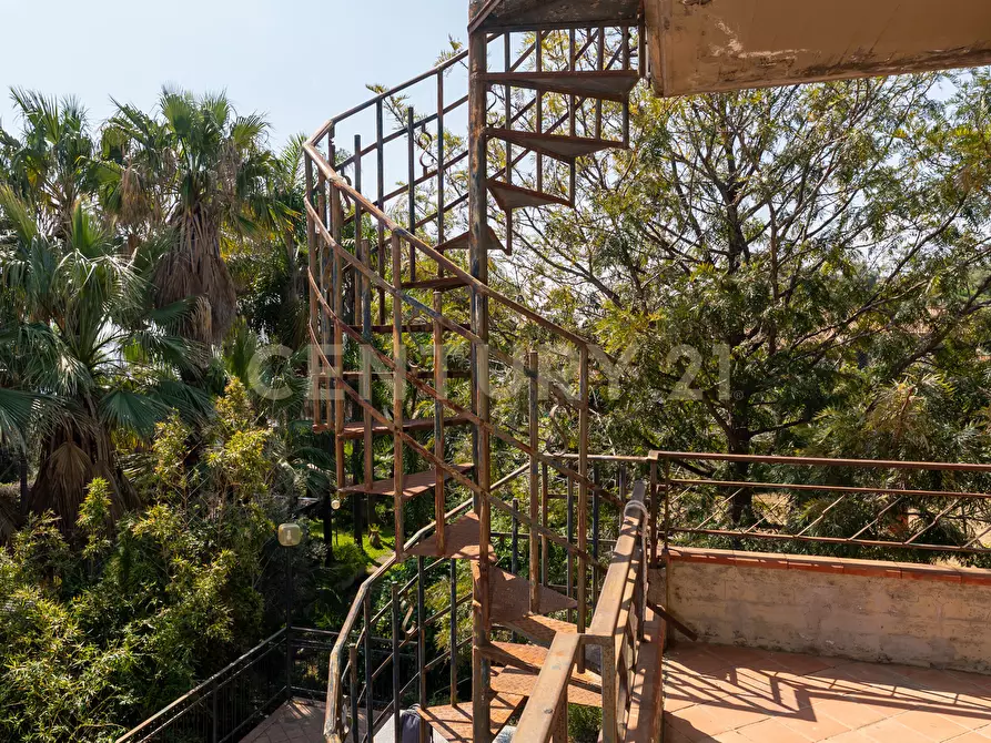 Immagine 25 di Villa in vendita  in Via dei Ciclopi 71 a Aci Catena